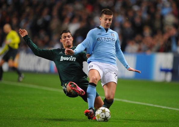 巴萨重返荣耀之地：对阵皇家贝蒂斯的关键战役（荣光再现：巴萨与皇家贝蒂斯的关键对决）