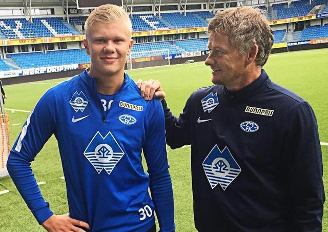 记者：切尔西前锋布罗亚接近永久转会伯恩利（记者：布罗亚接近以永久转会从切尔西加盟伯恩利）