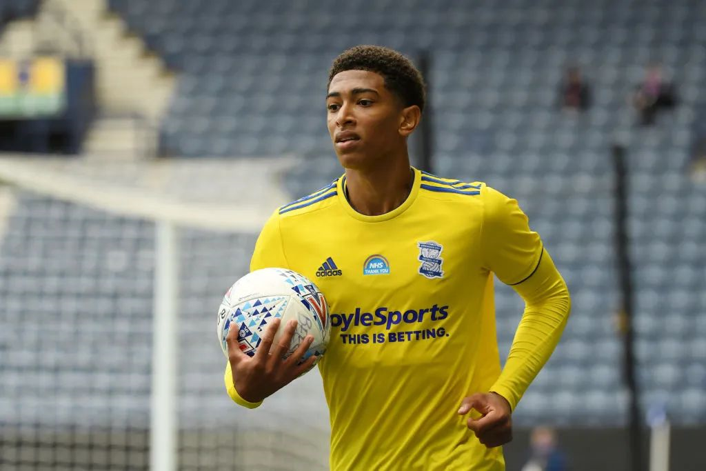 日本足协官方：铃木彩艳因伤缺席本月名单，野泽大志替补入选（日本足协通报：铃木彩艳伤退本月名单，野泽大志递补入选）