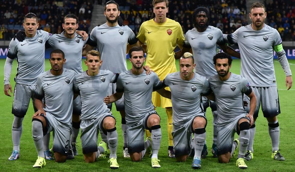 手感冰凉！浓眉未伤退半场0分还要追溯到近10年前（状态低迷！浓眉无伤出战半场0分，上一次已接近十年前）