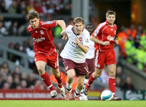 NBA焦点战：篮网客场逆转雄鹿,（NBA重磅对决：篮网客场逆转击败雄鹿）