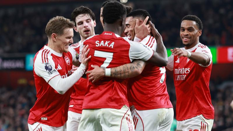 0-2！阿森纳或崩盘，切尔西爆冷，搅乱英超，曼城渔翁得利，冠军有变（0-2惨败！枪手或崩盘，蓝军爆冷搅局，曼城坐收渔利，英超冠军生变）