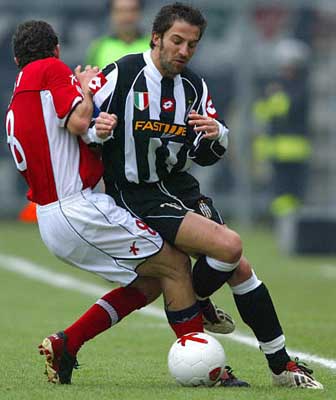 欧冠积分榜分析：小组晋级形势紧张,（欧冠积分解读：小组出线悬念丛生）