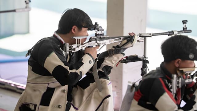 娄一晨谈斯卢茨基：他对自己的战术有近乎痴迷的坚持（娄一晨：斯卢茨基对其战术的执着几近痴迷）