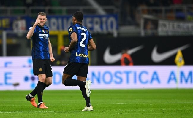 布伦森首节20分创本赛季个人新高，单节20+次数超甜瓜（布伦森首节砍下20分刷新本季单节个人纪录，单节20+次数已超越甜瓜）