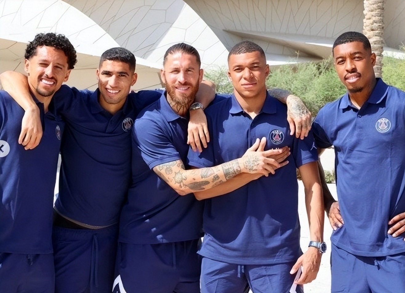 巴洛特利庆祝维埃拉离任：现在可以专注于热爱热那亚的人了（巴洛特利为维埃拉下课叫好：现在可把重心放在真正热爱热那亚的人）